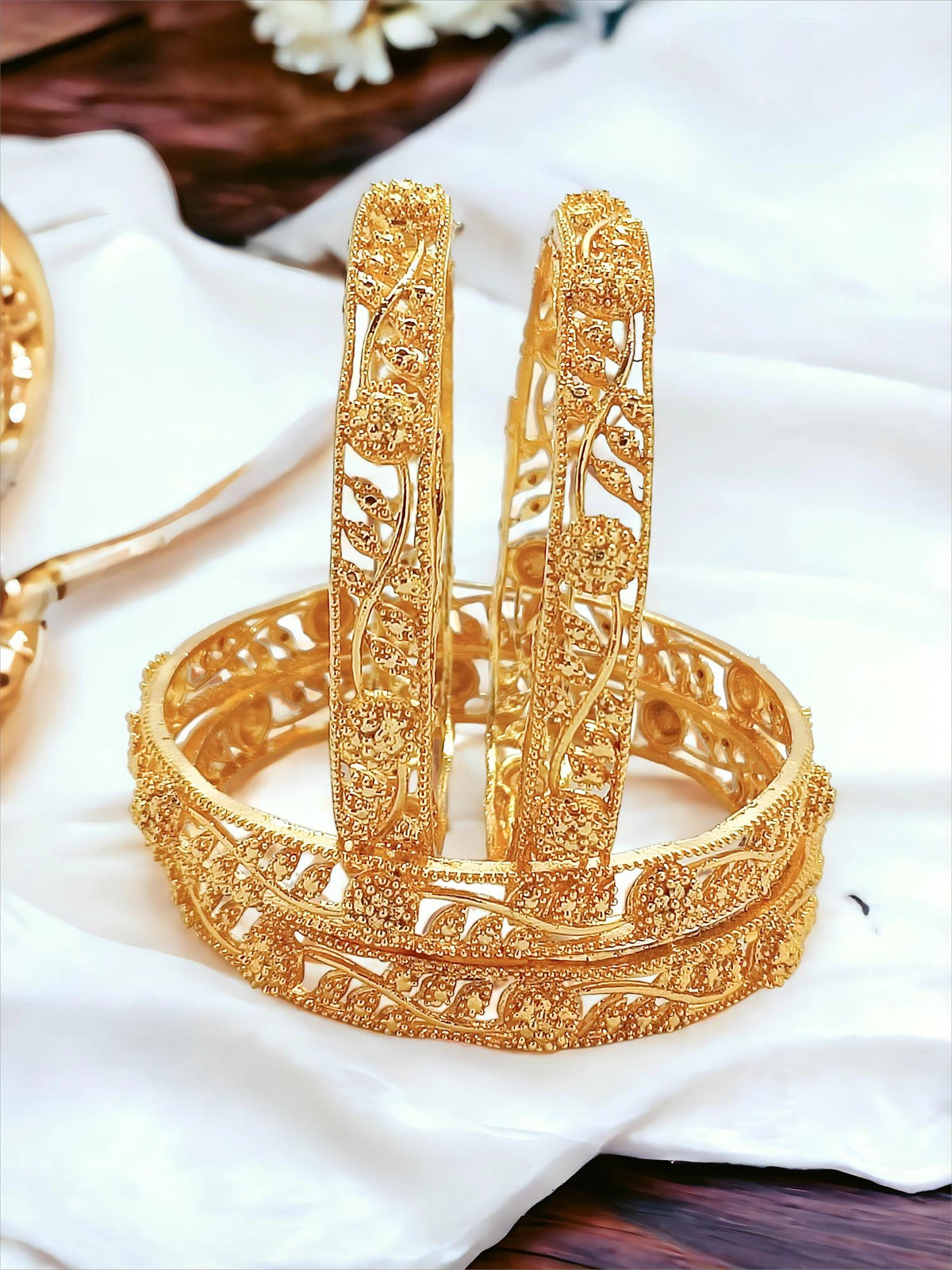 Gold Plated Filigree Leaf Design 4Pc Bangle